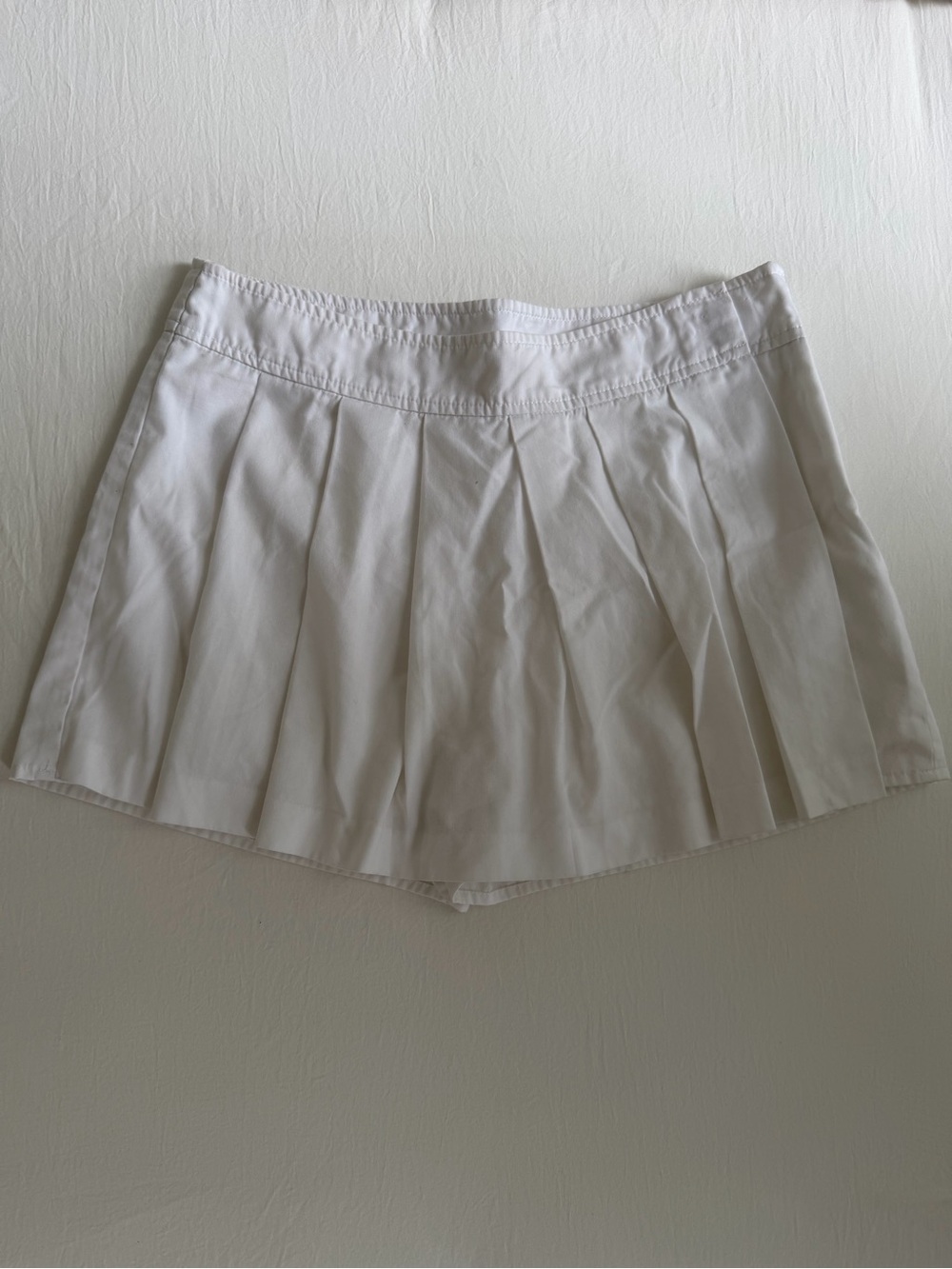 Aritzia Sunday Best white pleated mini skirt / skort